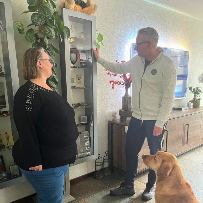 Alex, Dinie en hulphond Hero