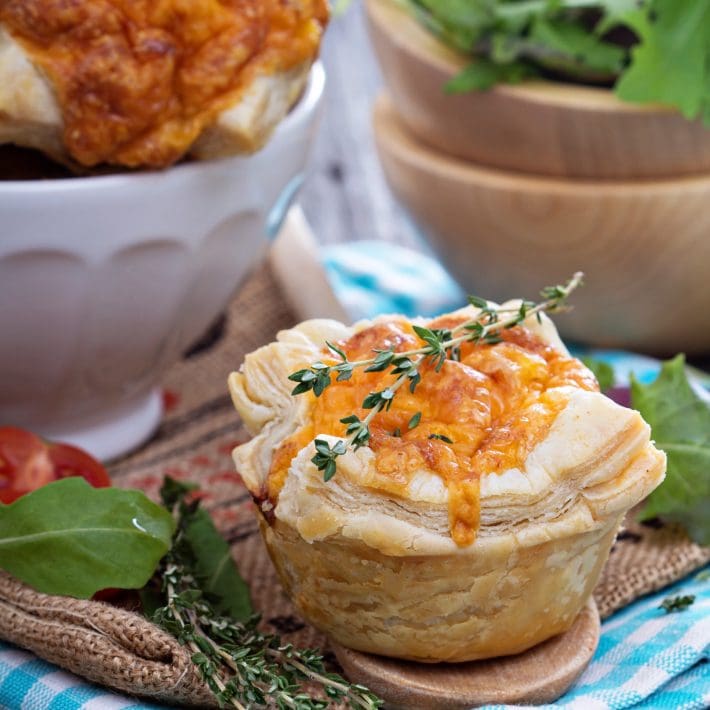 Mini quiche with puff pastry